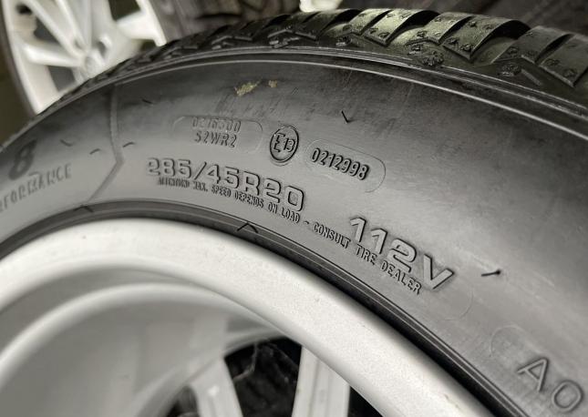 Goodyear UltraGrip 8 285/45 R20