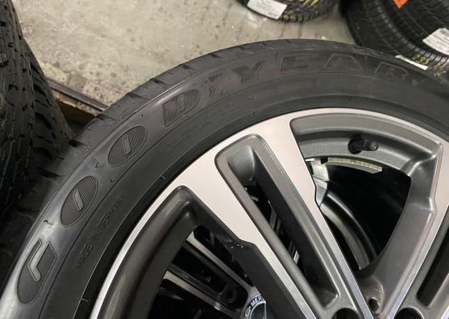 Goodyear Eagle Sport 245/45 R18 100H