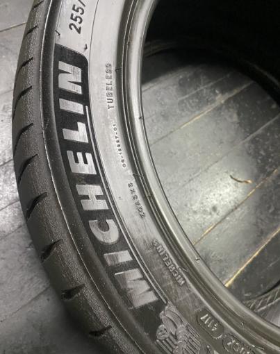 Michelin Pilot Sport 4 255/45 R19