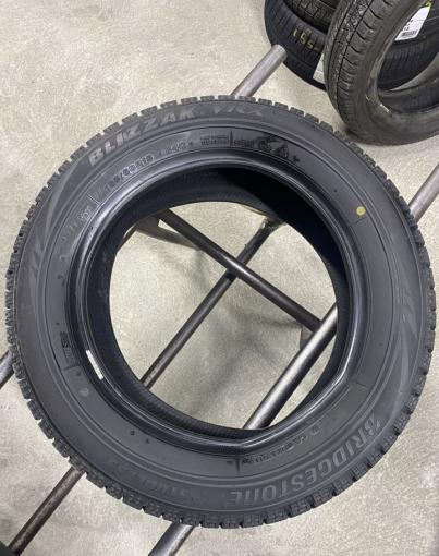 Bridgestone Blizzak VRX 185/60 R15