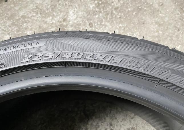 Yokohama Advan Sport V105 225/40 R19 93Y