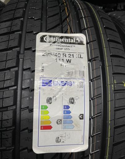 Continental ContiUltraContact UC6 295/40 R21 111W