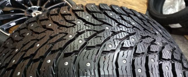 Nokian Tyres Hakkapeliitta 9 255/40 R19 100T