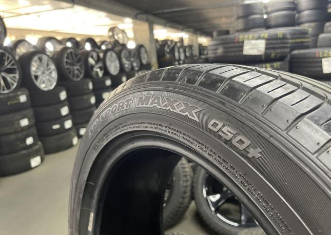 Dunlop SP Sport Maxx 050+ 215/55 R17 Y