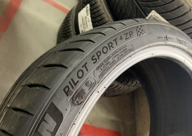 Michelin Pilot Sport 4 S 245/40 R20