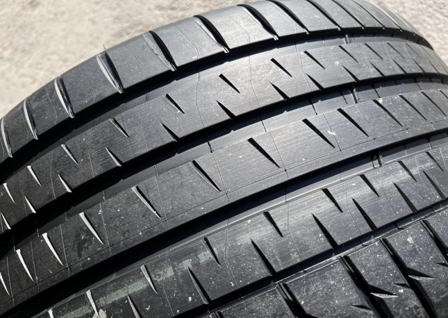 Michelin Pilot Sport 4 S 285/35 R21