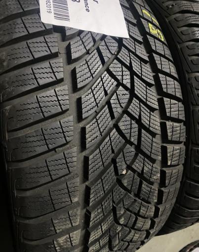 Goodyear UltraGrip Performance 245/40 R18