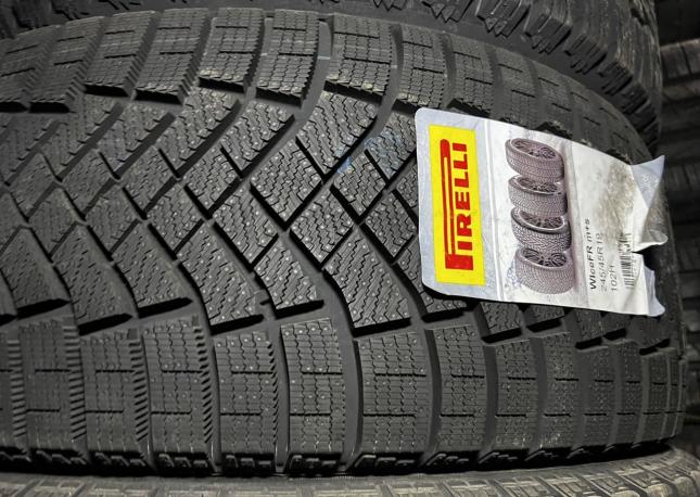 Pirelli Ice Zero FR 245/45 R19