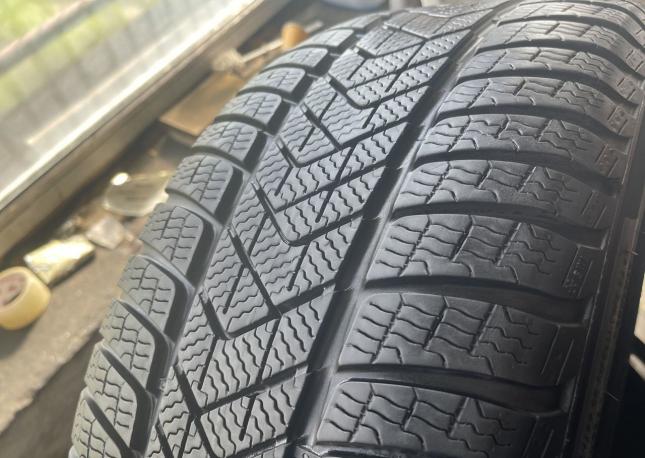 Pirelli Winter Sottozero 3 245/40 R19 и 275/35 R19 V