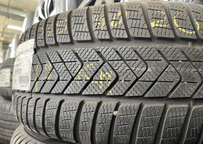 Pirelli Winter Sottozero 3 255/40 R20 101W