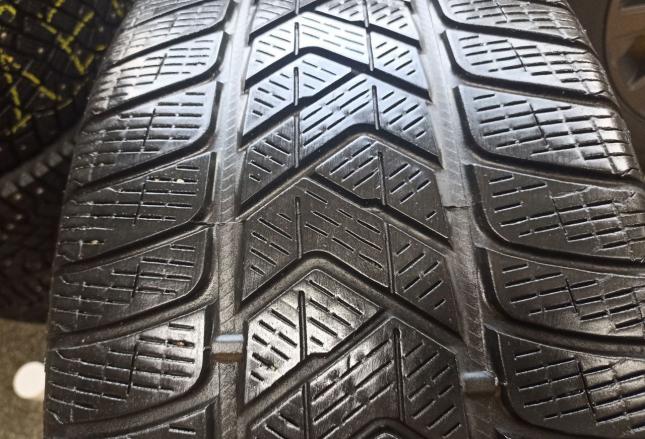 Pirelli Scorpion Winter 255/40 R21