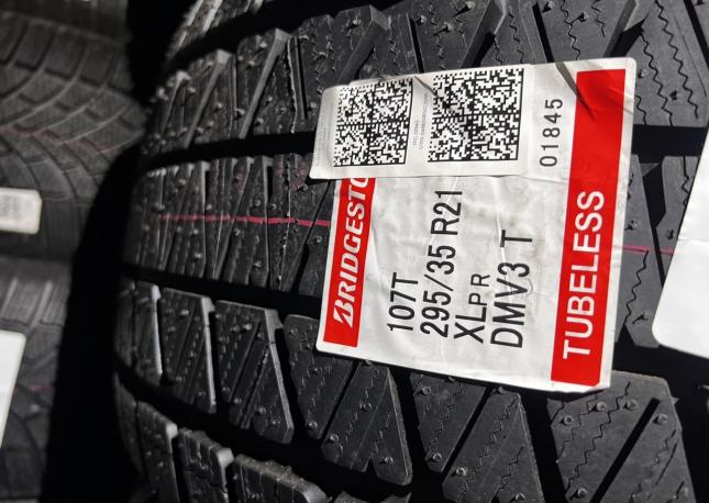 Bridgestone Blizzak DM-V3 295/35 R21