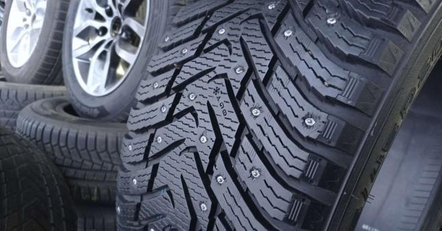 Nokian Tyres Hakkapeliitta 8 275/45 R20