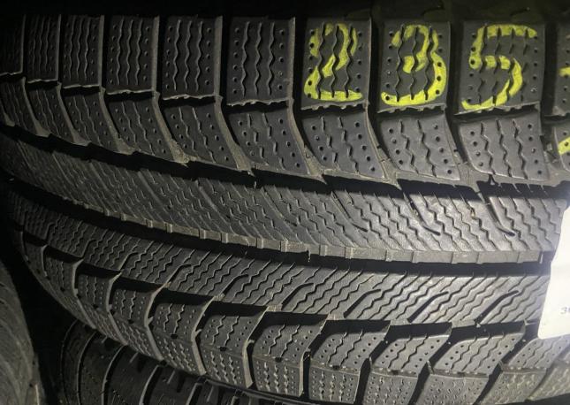 Michelin Latitude X-Ice XI2 235/60 R18