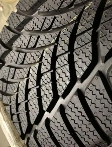 Goodyear UltraGrip Ice 2+ 235/45 R18 98T