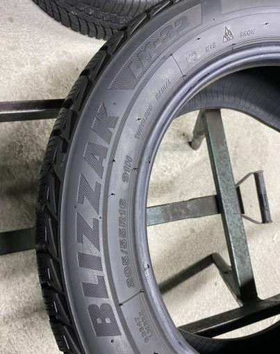 Bridgestone Blizzak LM-32 205/55 R16