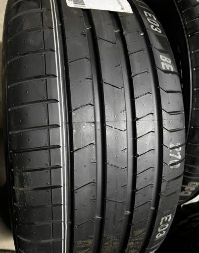 Pirelli P Zero PZ4 275/40 R18 и 245/45 R18