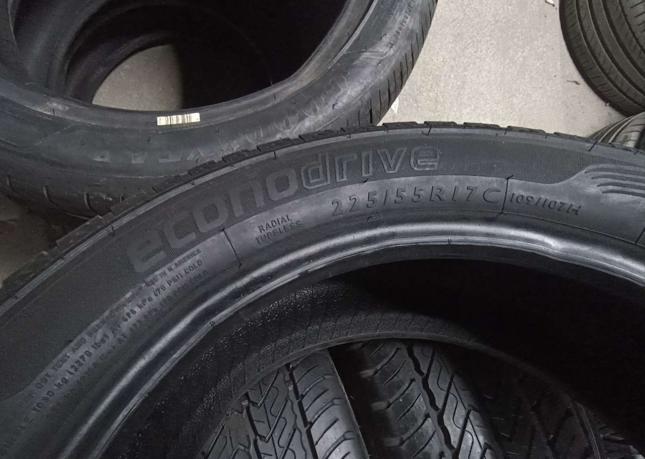 Dunlop EconoDrive 225/55 R17C 109H