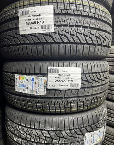 Hankook Winter I&#39;Cept Evo2 W320B 255/45 R19 104V