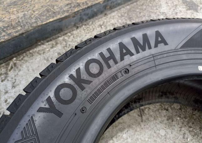 Yokohama Ice Guard IG60 215/55 R16