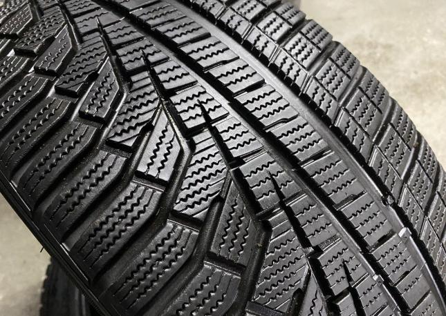 Hankook Winter I&#39;Cept Evo2 W320C 235/45 R18 98V