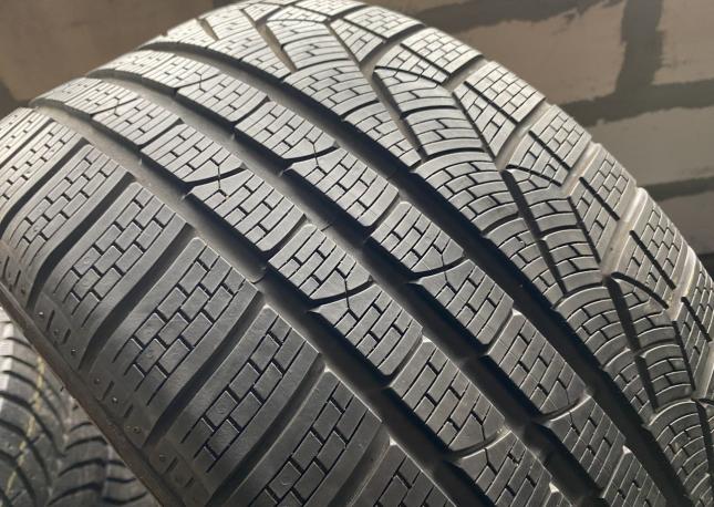 Pirelli Winter Sottozero 240 Serie II 255/35 R19 и 295/30 R19 96V