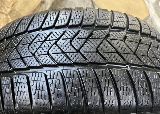 Pirelli Winter Sottozero 3 245/45 R18