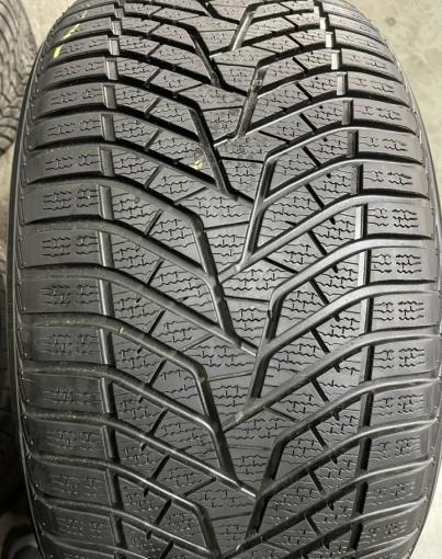 Yokohama BluEarth Winter V905 295/40 R21 111V