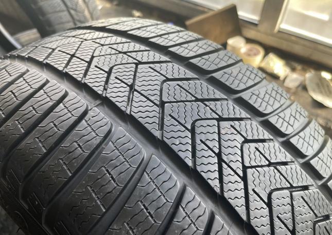 Pirelli Winter Sottozero 3 245/40 R19 и 275/35 R19 V