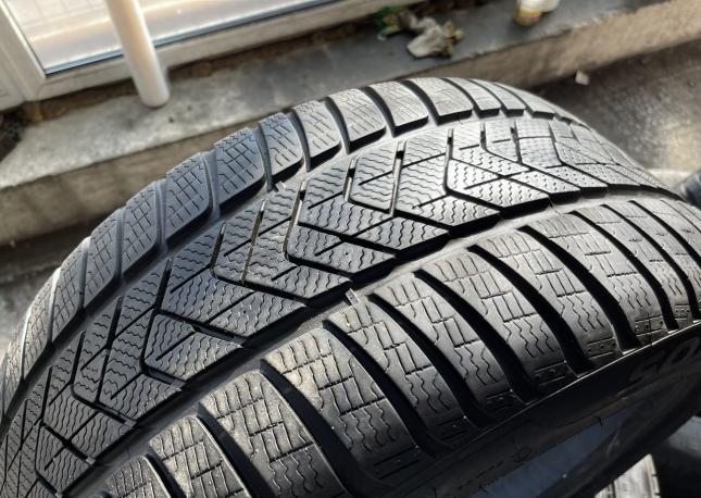 Pirelli Winter Sottozero 3 245/40 R19 и 275/35 R19 100V