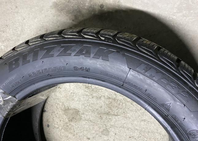 Bridgestone Blizzak LM-32 225/50 R17 94H