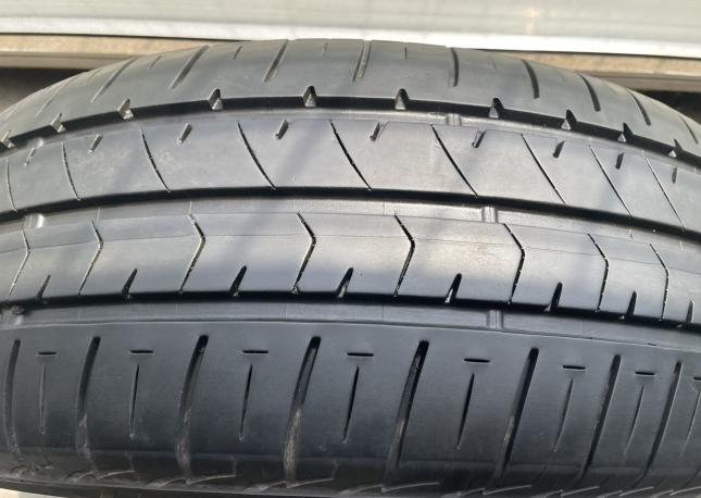 Bridgestone Ecopia NH100 RV 215/60 R17 96H