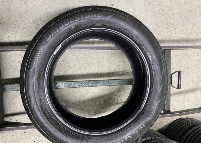 Bridgestone Regno GRVII 215/55 R17