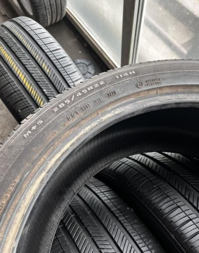 Goodyear Eagle Touring 285/45 R22