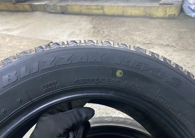 Bridgestone Blizzak Revo2 185/65 R15 88Q