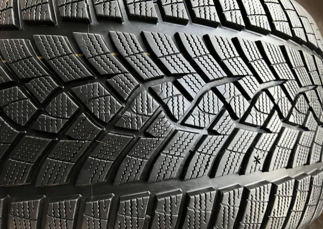 Goodyear UltraGrip Performance Gen-1 295/35 R21