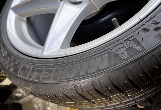 Michelin Pilot Sport 3 240/40 R18