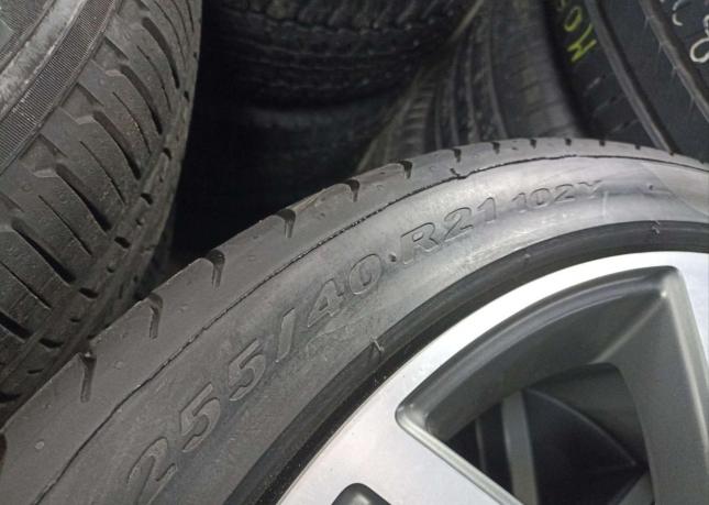 Pirelli P Zero 255/40 R21 102Y