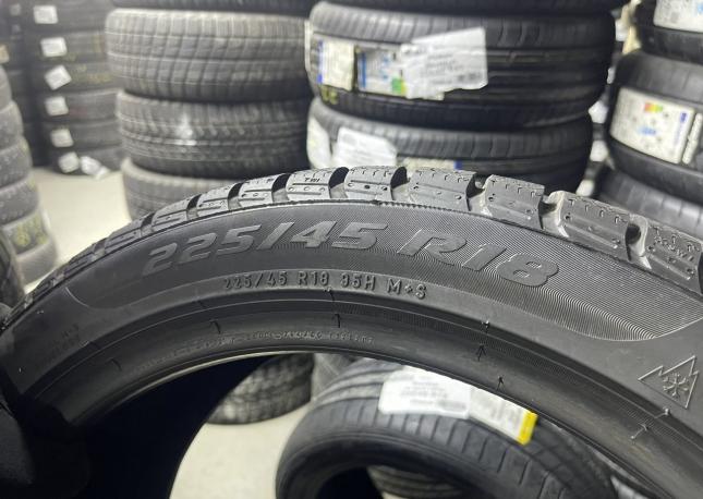 Pirelli Winter Sottozero 3 225/45 R18 95H