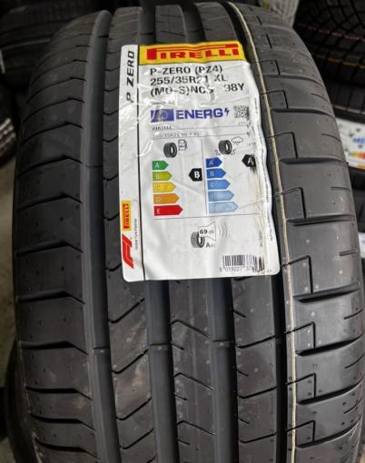 Pirelli P Zero PZ4 255/35 R21