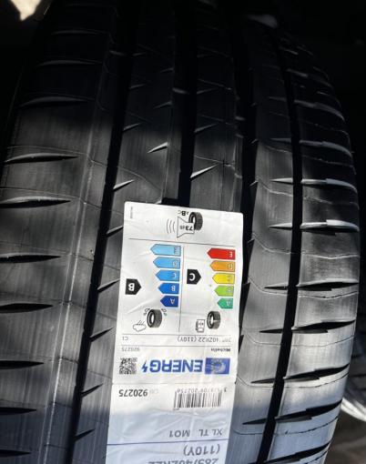 Michelin Pilot Sport 4 S 285/40 R22