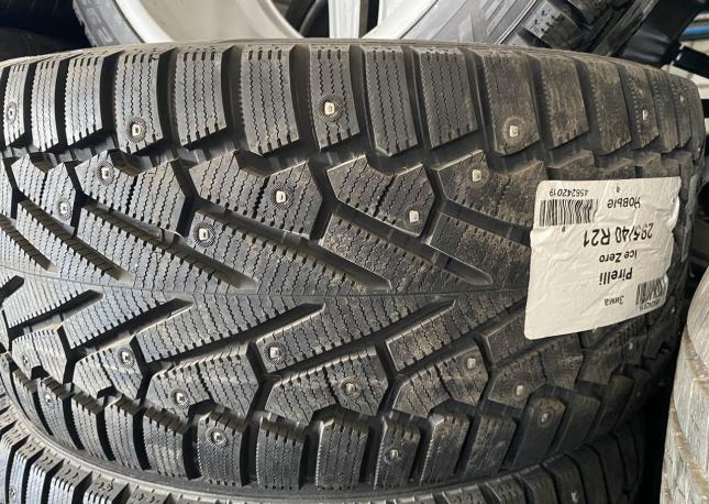 Pirelli Ice Zero 295/40 R21 111H