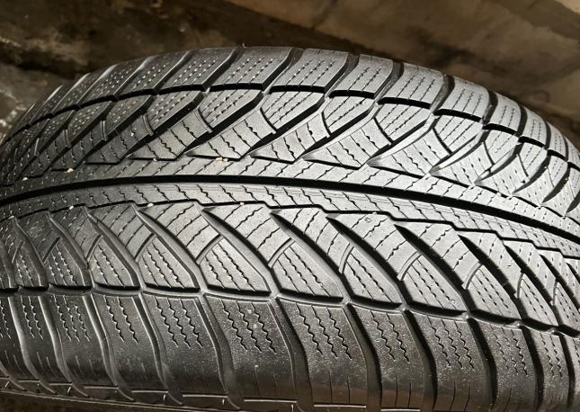 Goodyear UltraGrip 255/50 R19