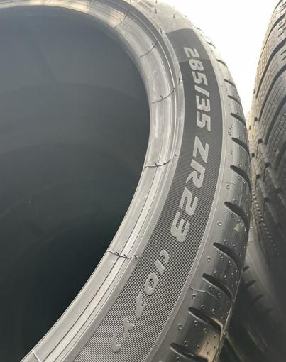 Pirelli P Zero PZ4 285/35 R23 и 325/30 R23 109Y