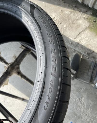 Pirelli P Zero PZ4 295/35 R21 107Y