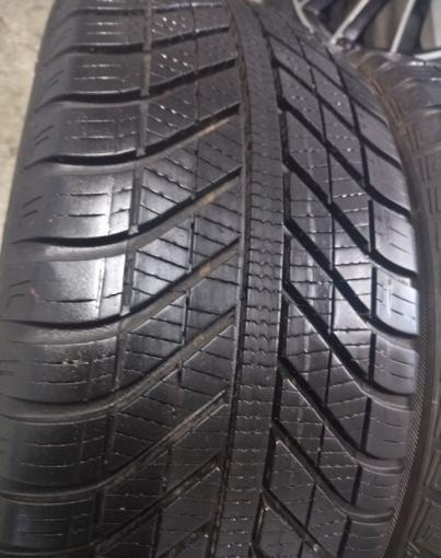 Goodyear Vector 4Seasons 205/55 R15 94V