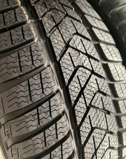 Pirelli Winter Sottozero 3 225/40 R19 и 255/35 R19