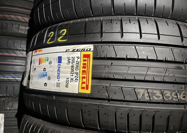 Pirelli P Zero PZ4 255/40 R21 и 285/35 R21