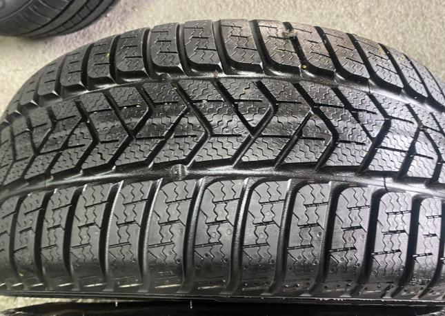 Pirelli Winter Sottozero 3 225/40 R18