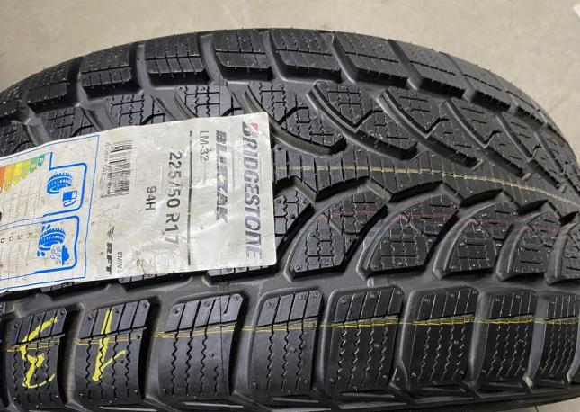 Bridgestone Blizzak LM-32 225/50 R17 94H